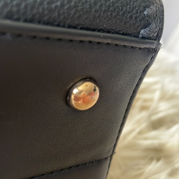 Black gold hardware square tote bag purse handbag elegant cheek shoulder bag - Picture 3 of 16